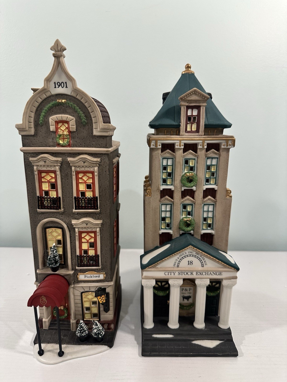 Department 56 Christmas In The City – Lot Of 4 Buildings With Boxes