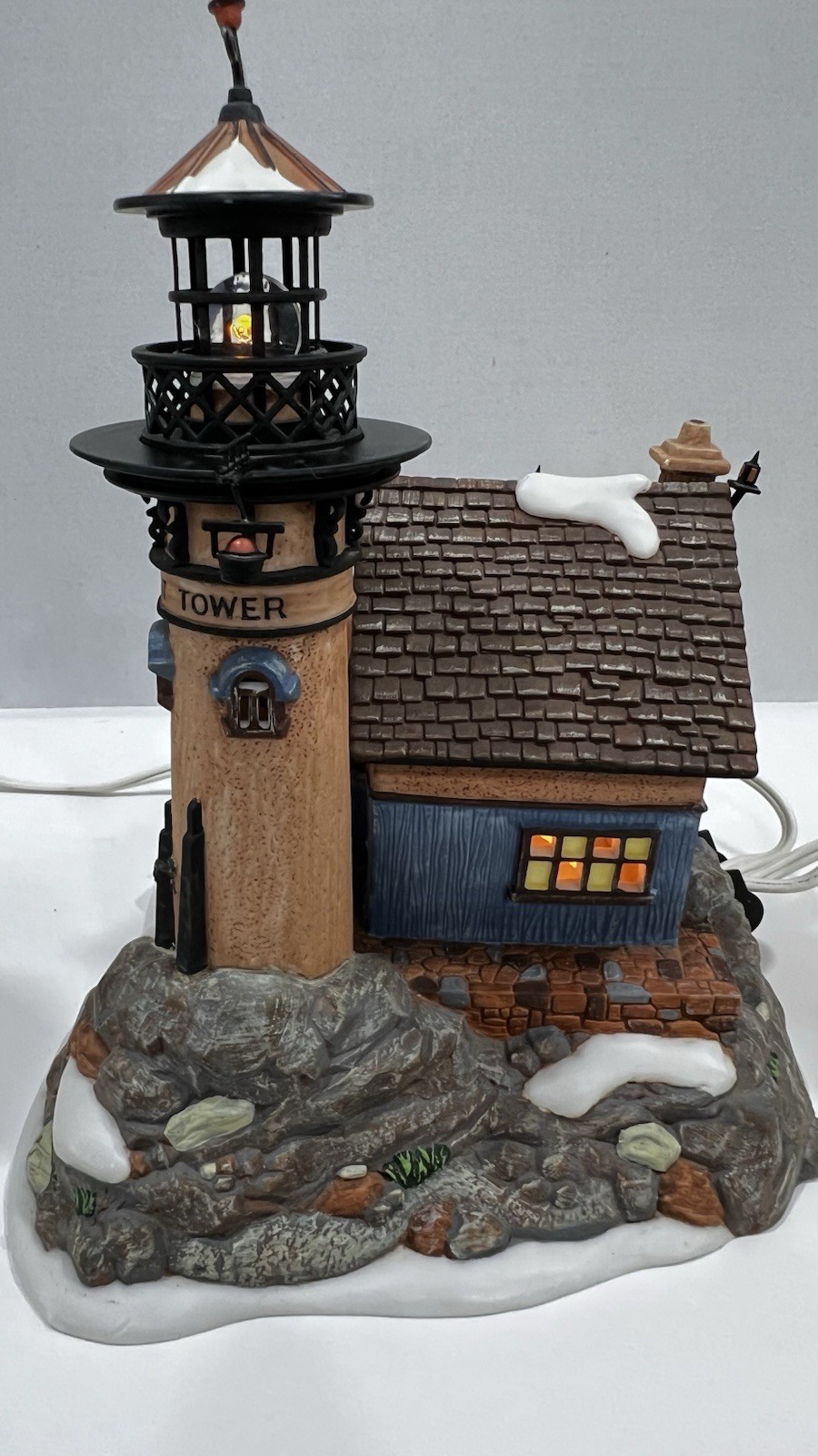 Dept 56 Dickens Village “Lynton Point Tower” 58315 Retired 1998 Excellent !