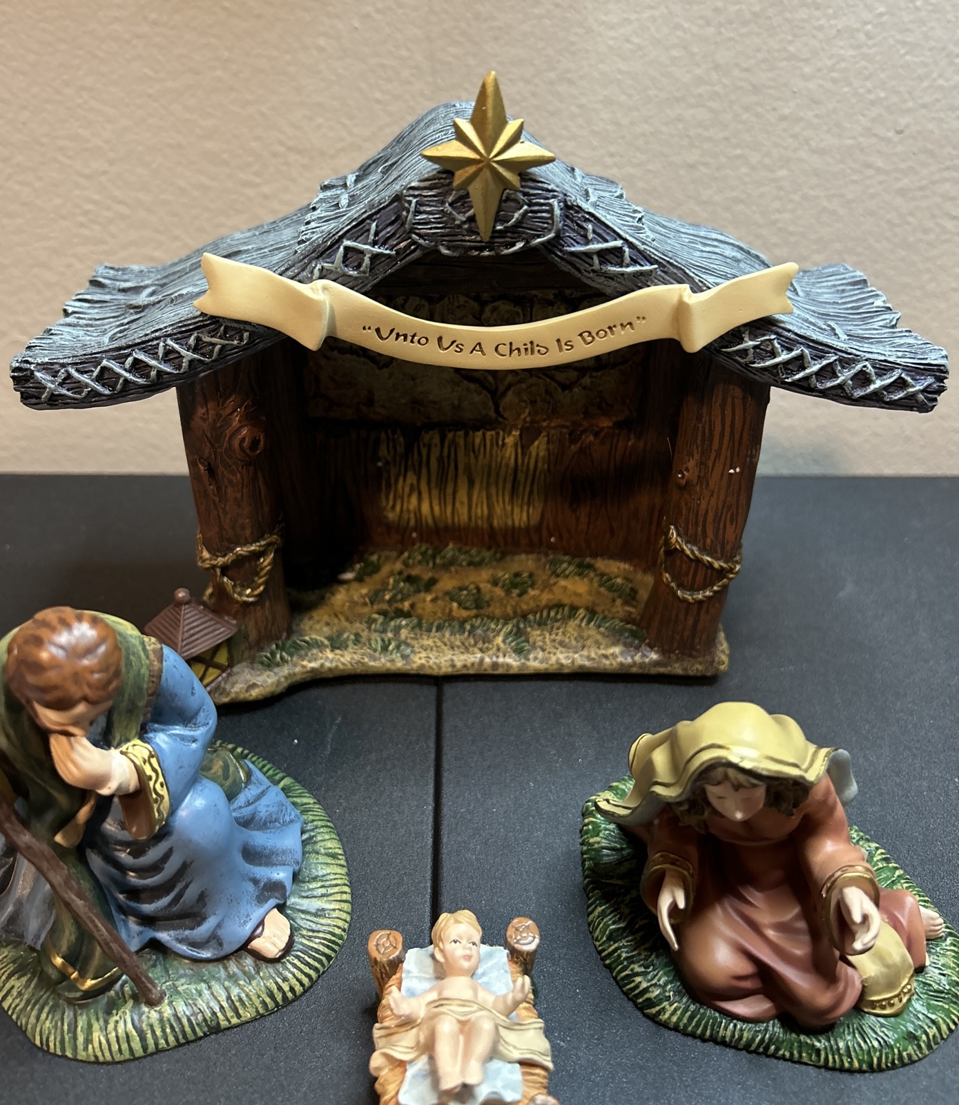 Thomas Kinkade Nativity Hawthorne Village Holy Family & Creche Joseph Mary Jesus