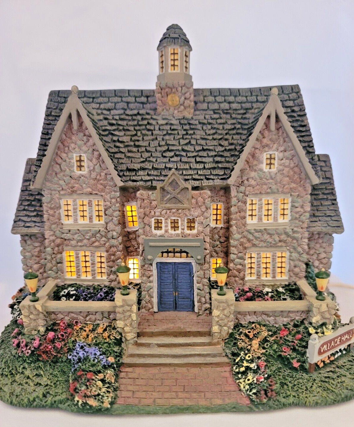 Vintage Thomas Kinkade Hawthorne Village Lamplight Village “Village Hall” 2001