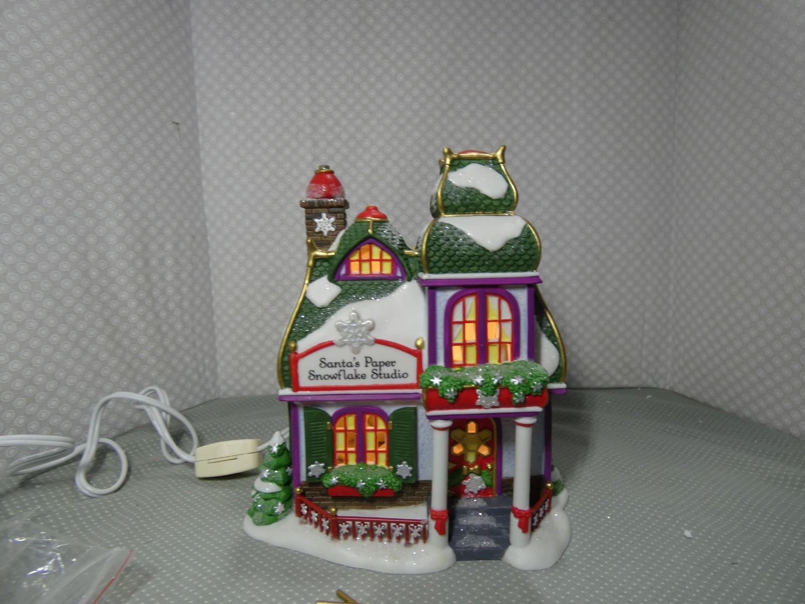 Department 56 “Santa’s Paper Snowflake Studio” #56956 – Missing Weathervane:(!