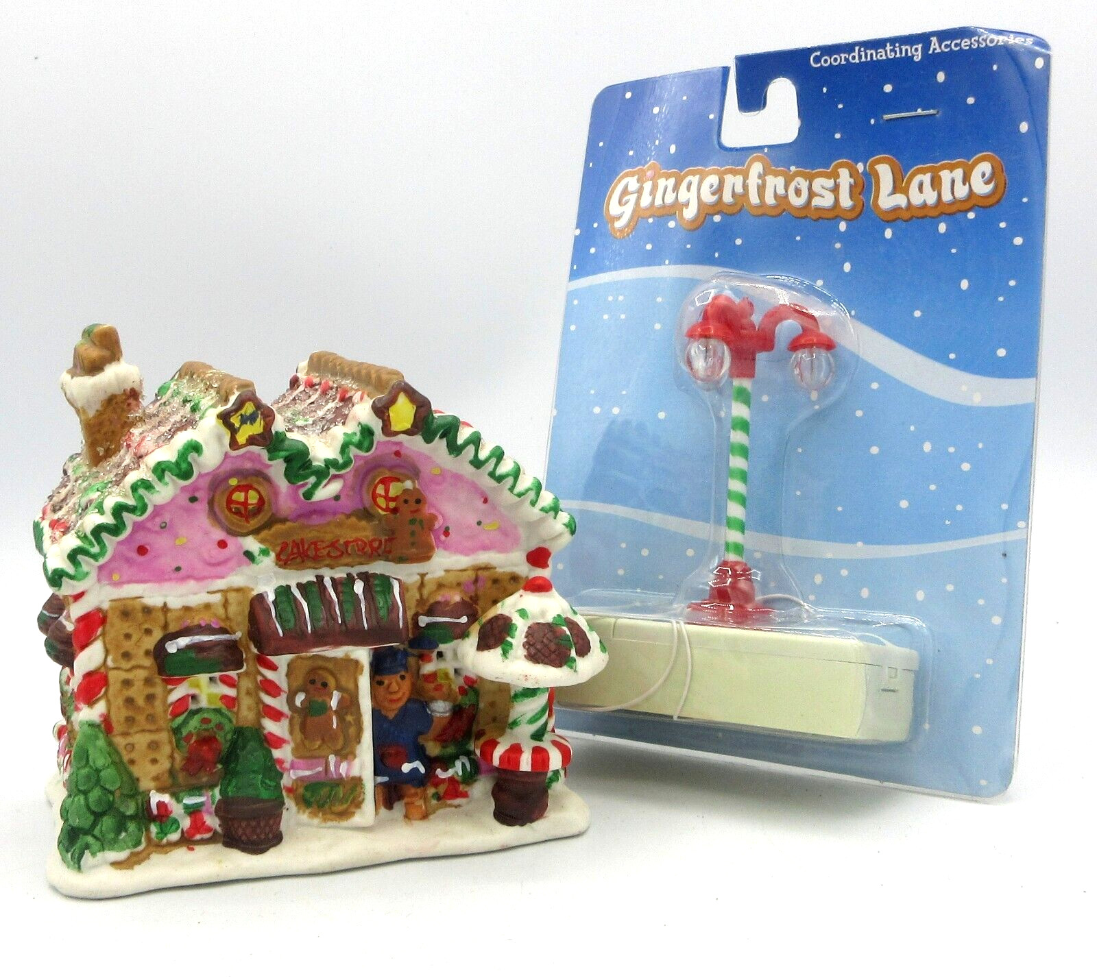 Gingerfrost Lane Porcelain Cake Store 2005 & NOS Triple Lamp Post Accessory