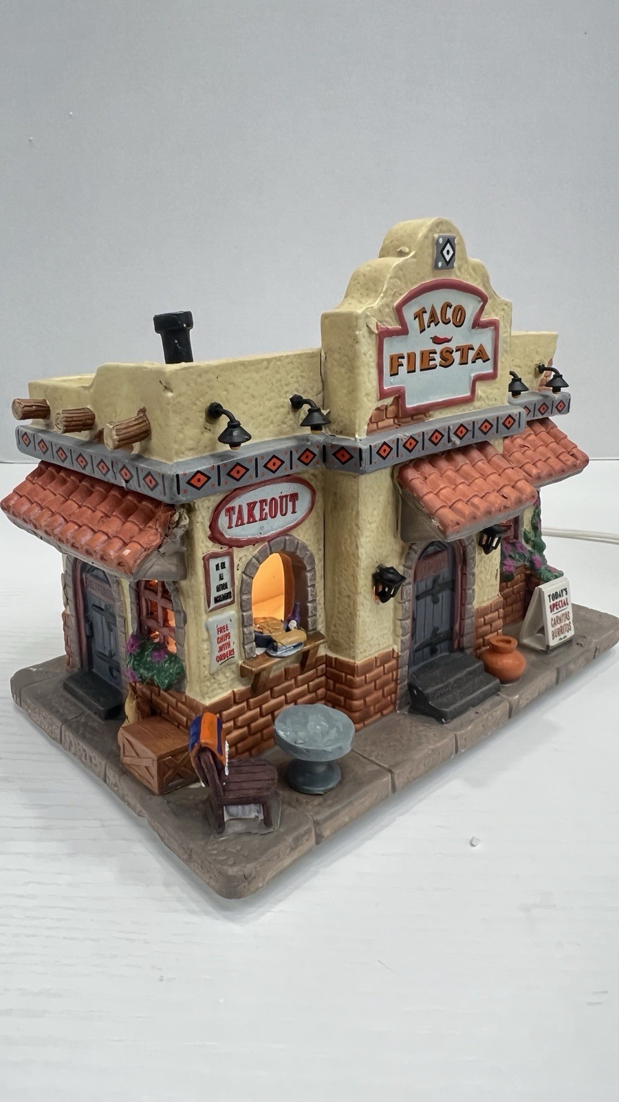 Lemax Holidays And Seasons Taco Shop “Taco Fiesta” 35577 Retired RARE And NEW !