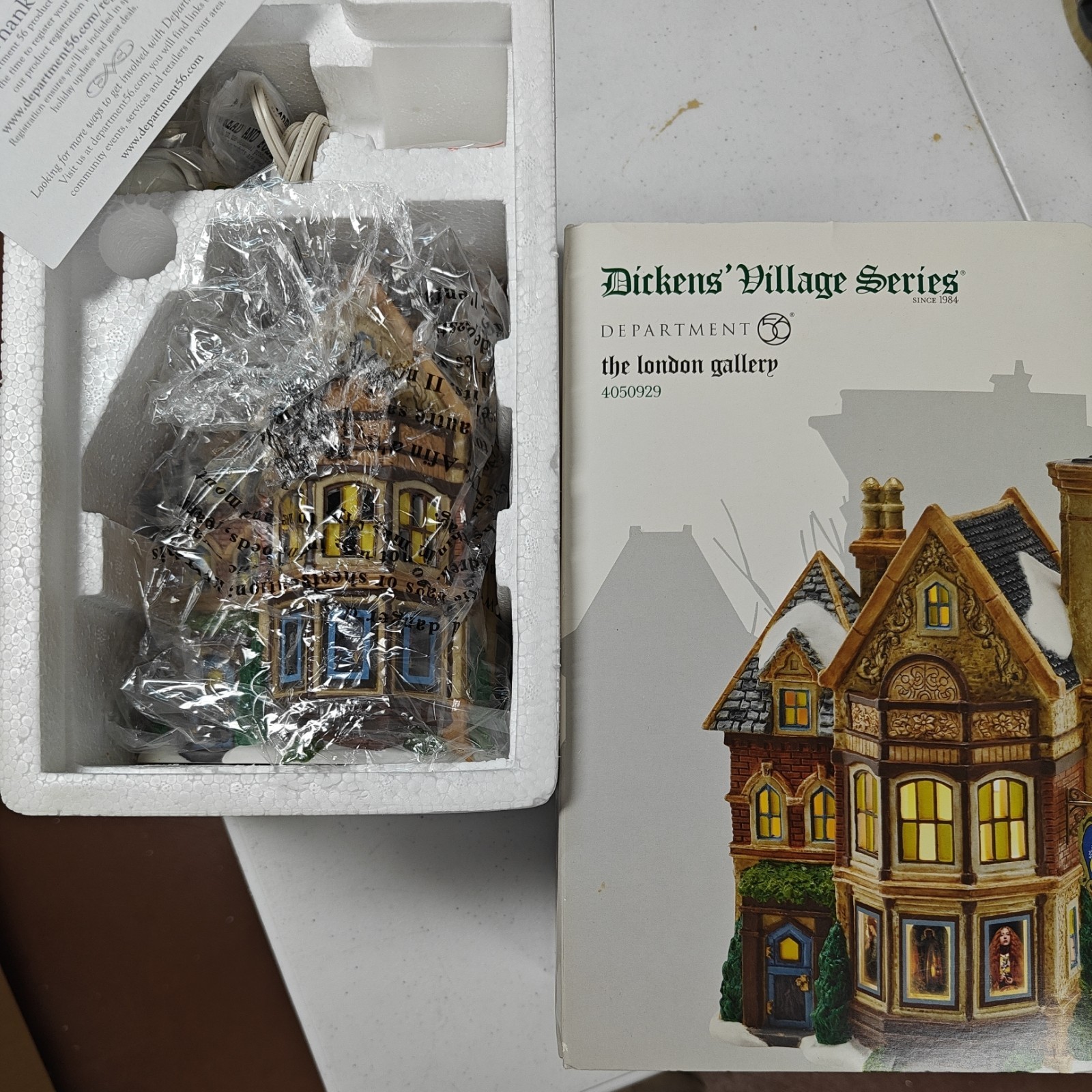 Department 56 Dickens’ Village Series “The London Gallery” 4050929 New
