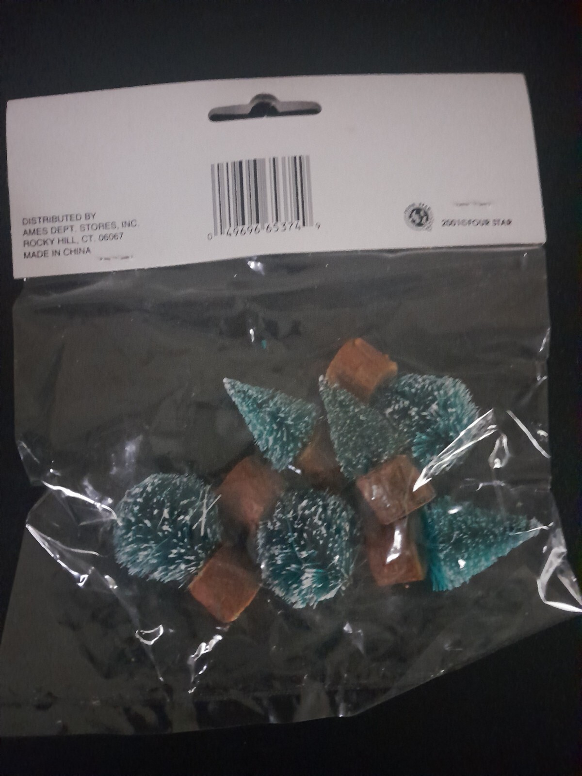 Victorian Village Collectibles Trees (6, 5, 4, 1 1/2 inch) (Lot of 3) 2001 NEW