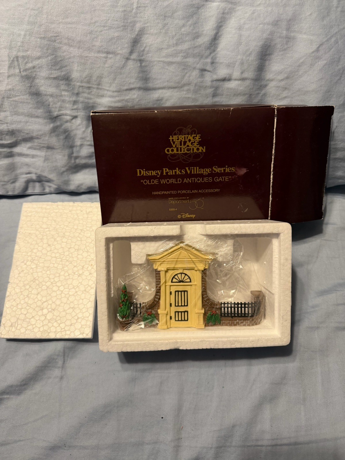 Dept 56 Disney Parks Village Olde World Antiques Gate #53554 w/Box MIB