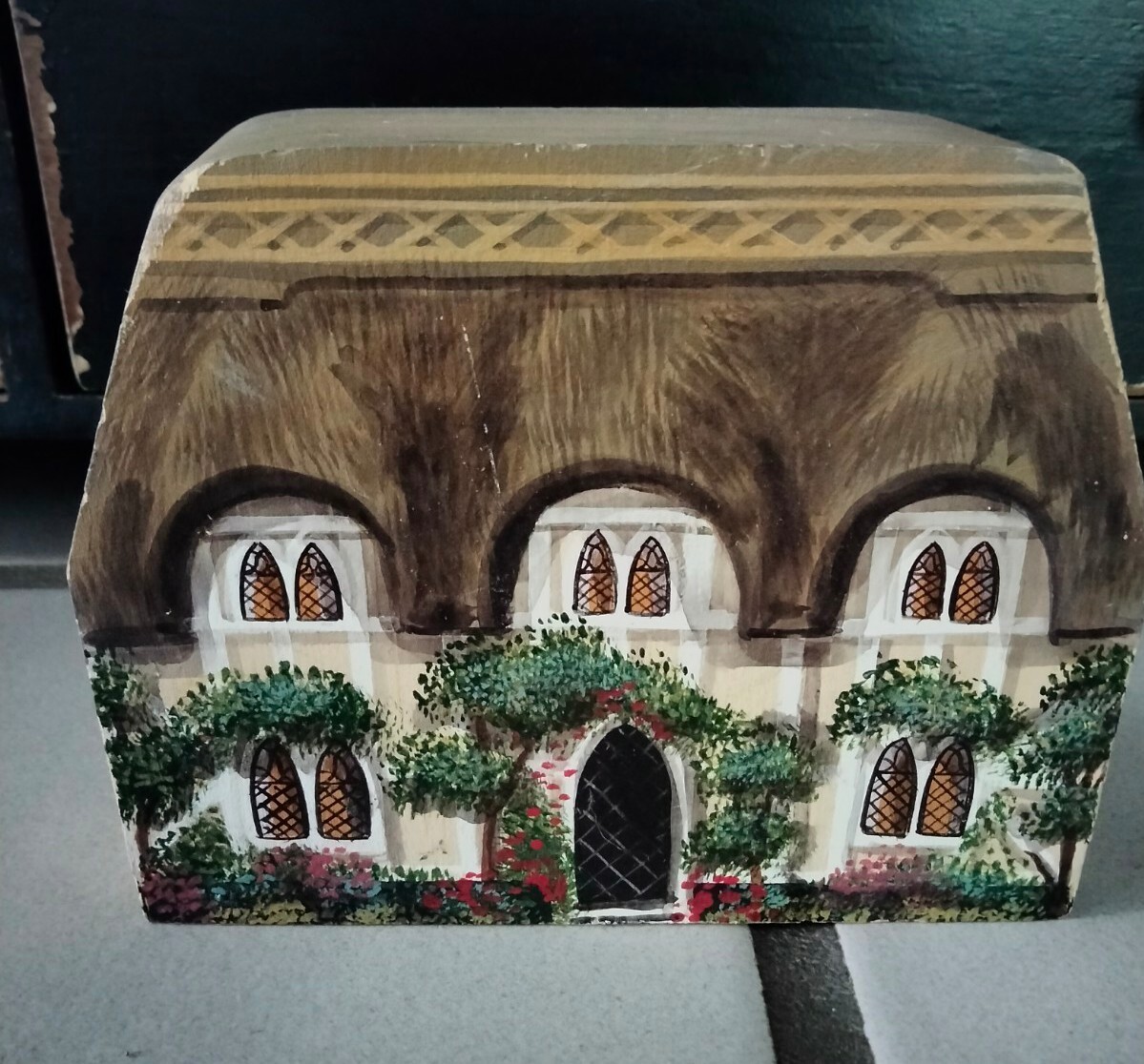 Rare Vintage Susan Stentiford Bedfordshire Cottage Wood Home Décor Shelf Sitter
