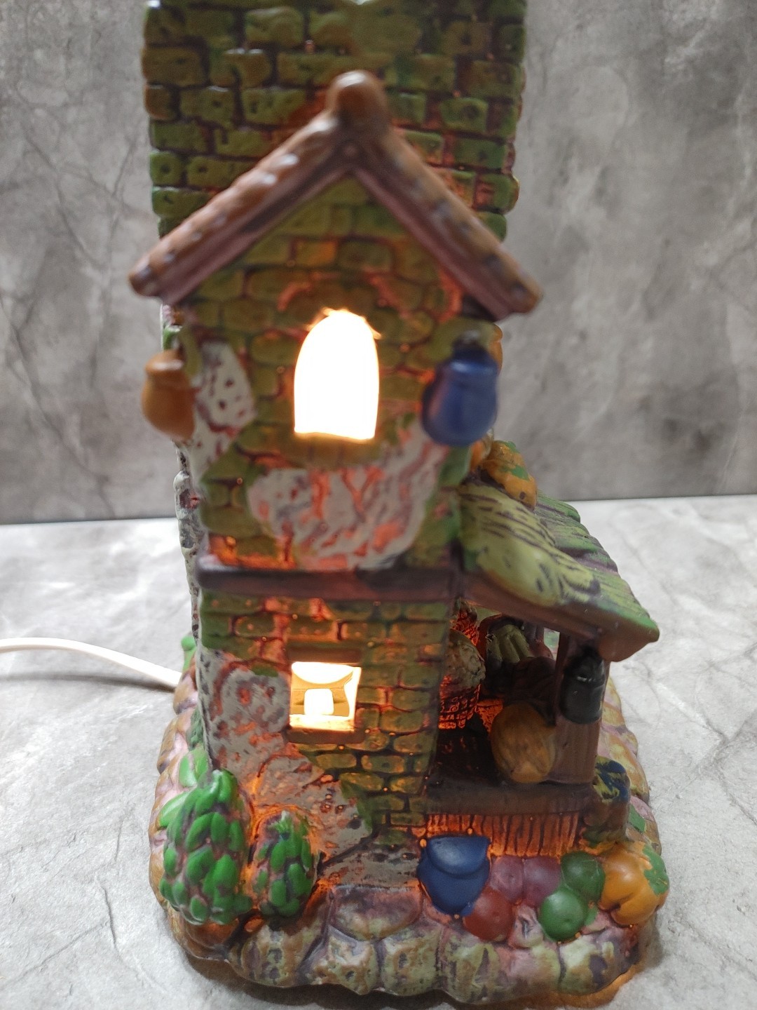 Grandeur Noel ? Christmas Nativity Bethlehem Village Dwelling House Lighted