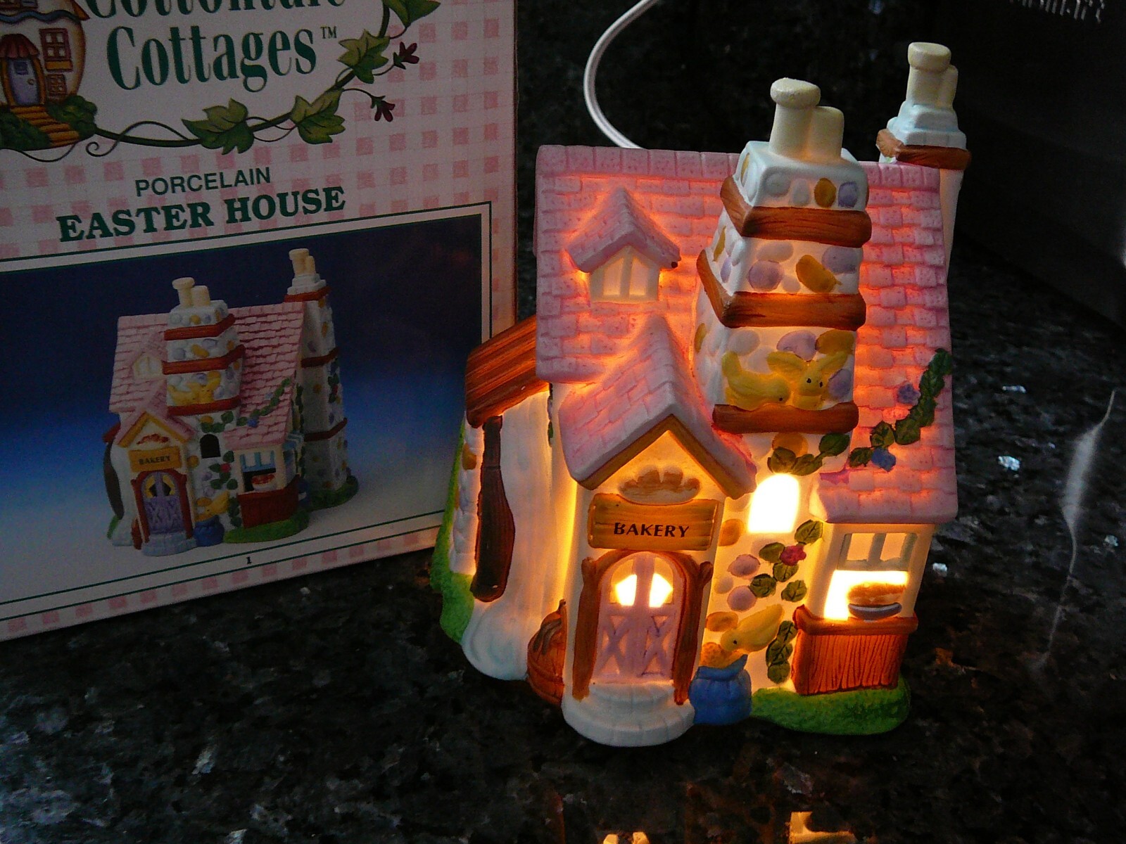 EASTER COTTONTALE COTTAGES LIGHTED BAKERY EASTER HOUSE 1998 WITH BOX EXCELLENT