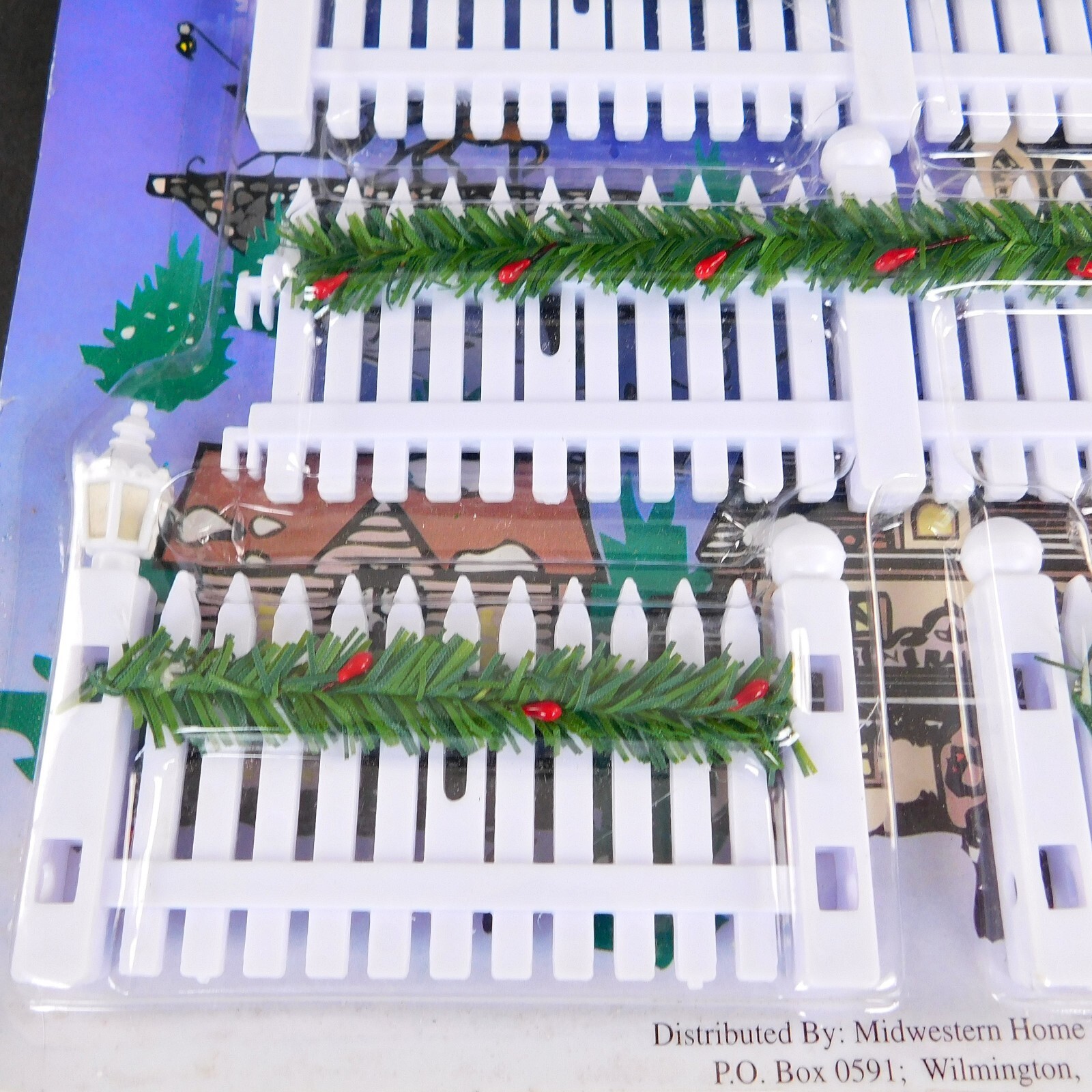 Winter Village Accessories – White Picket Fence Set w/ Garland #970292 NOS