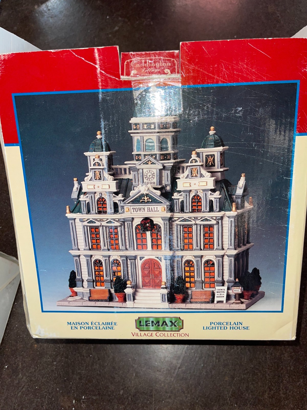 Lemax Collectible Village Porcelain Town Hall 2004 Caddingon Village