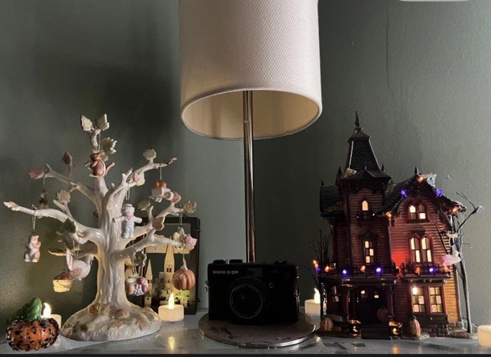 Dept 56 Halloween Victorian House 2005 Lighted Original Box Snow Village