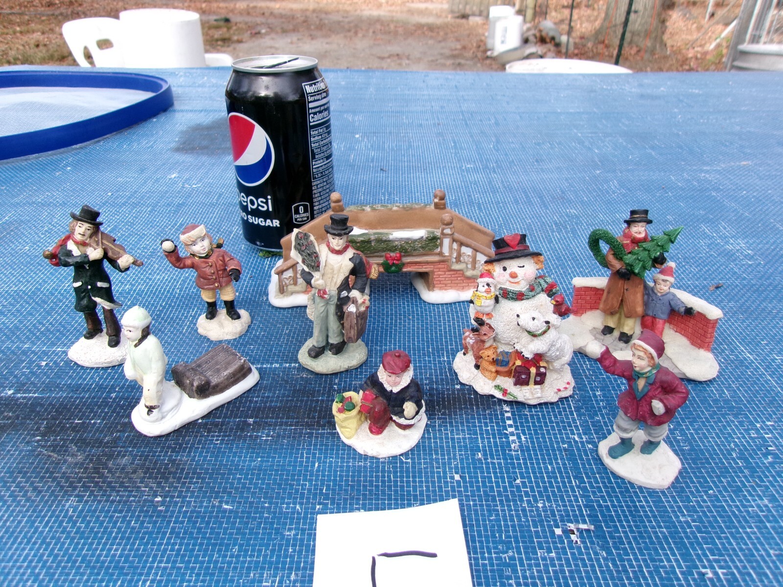 E: Christmas Village Resin/Ceramic 12 Pcs., Unbranded, 1 7/8″ to 3″ tall