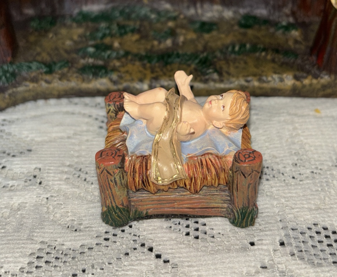 Thomas Kinkade Nativity Hawthorne Village Holy Family & Creche Joseph Mary Jesus