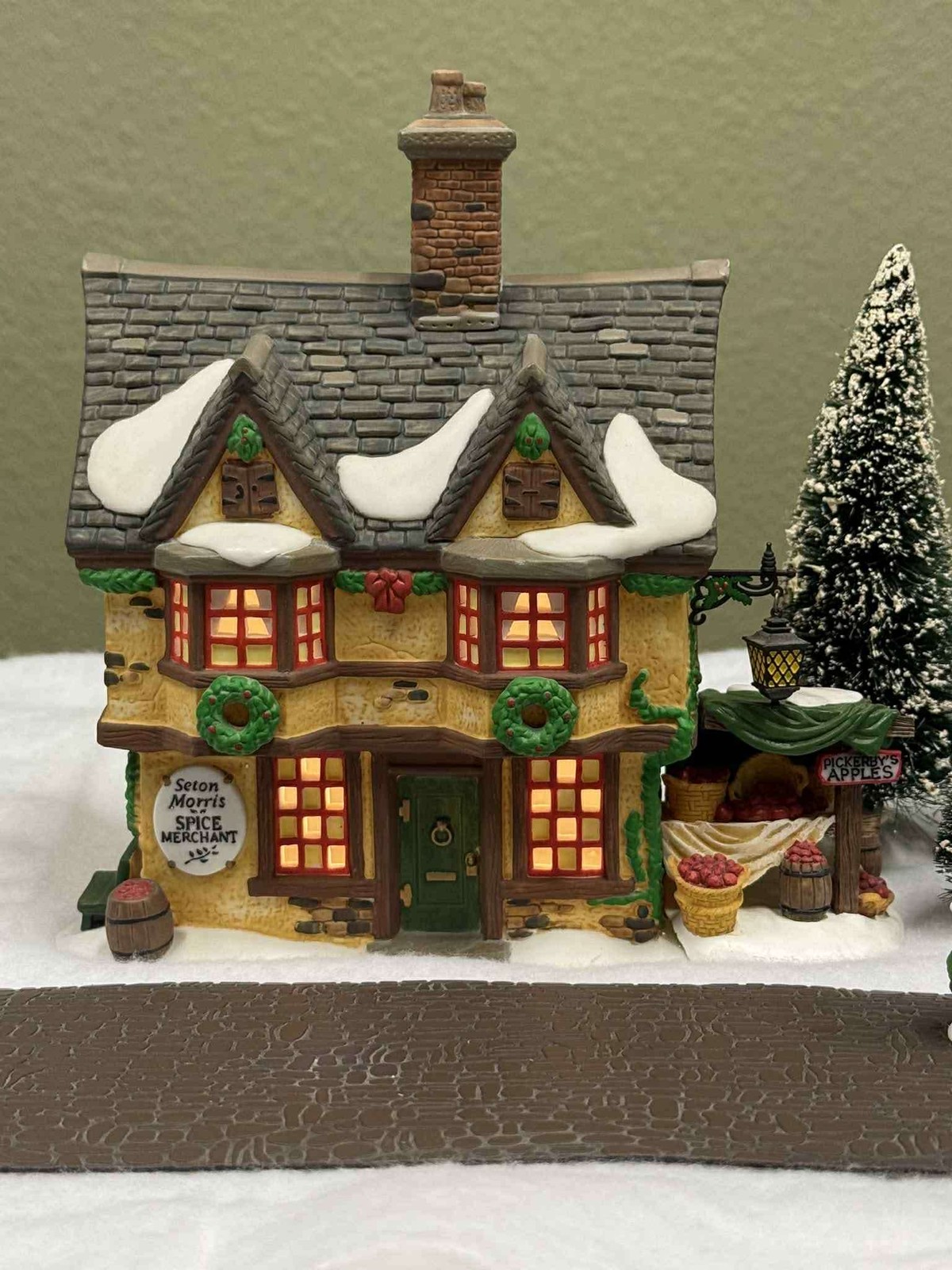 Department 56 Village Set Seton Morris Spice Merchant Lighted Christmas Cottage