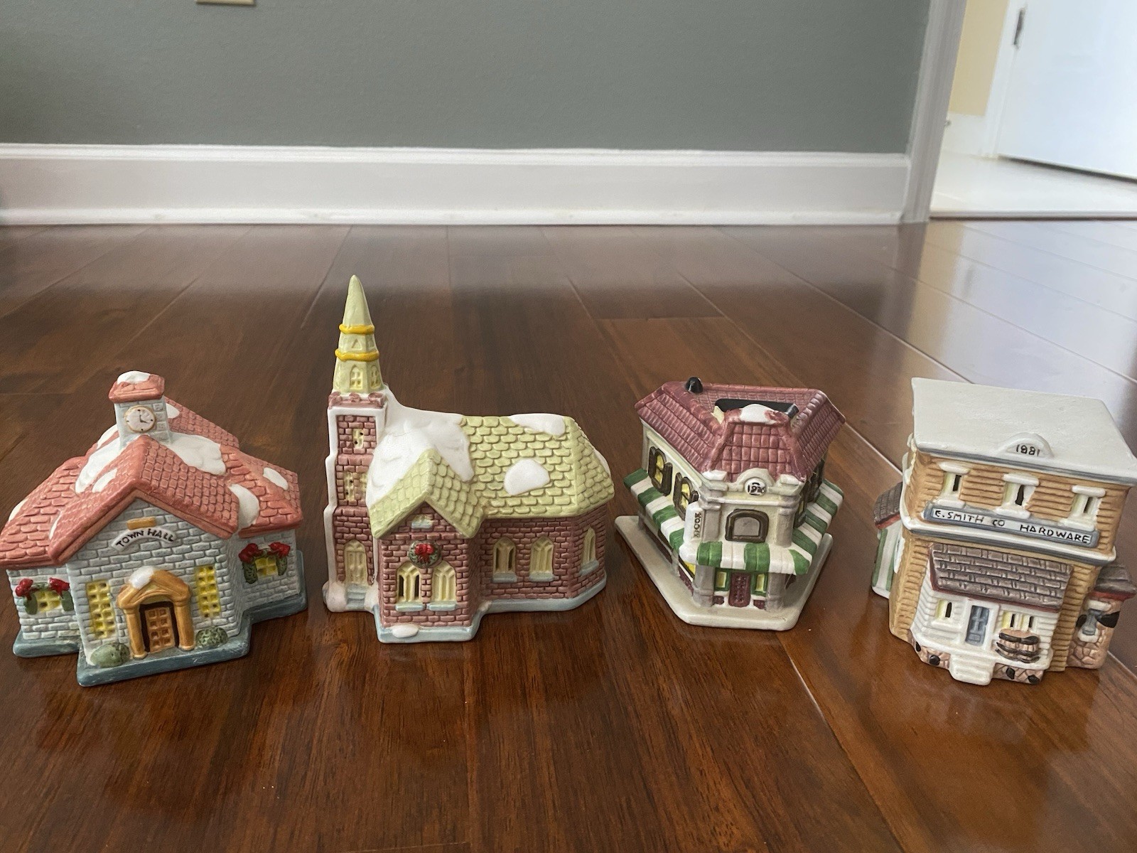 4 Houses: Vintage 1993 Santa’s Best “Spirit Of America” Collection