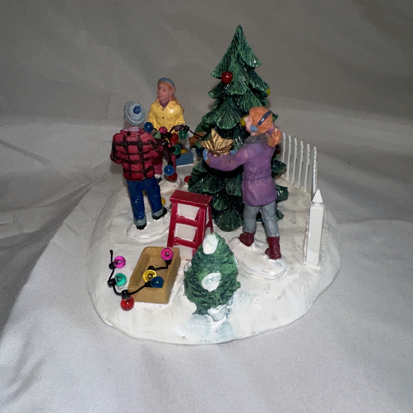 Lemax Christmas Scene- Christmas Tree Trimming Decoration