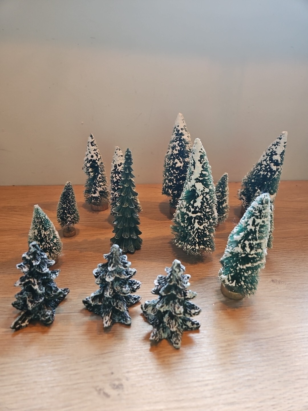 15 Frosted Green Sisal Bottle Brush CHRISTMAS Trees ~ 4″ Tall ~ Train Village
