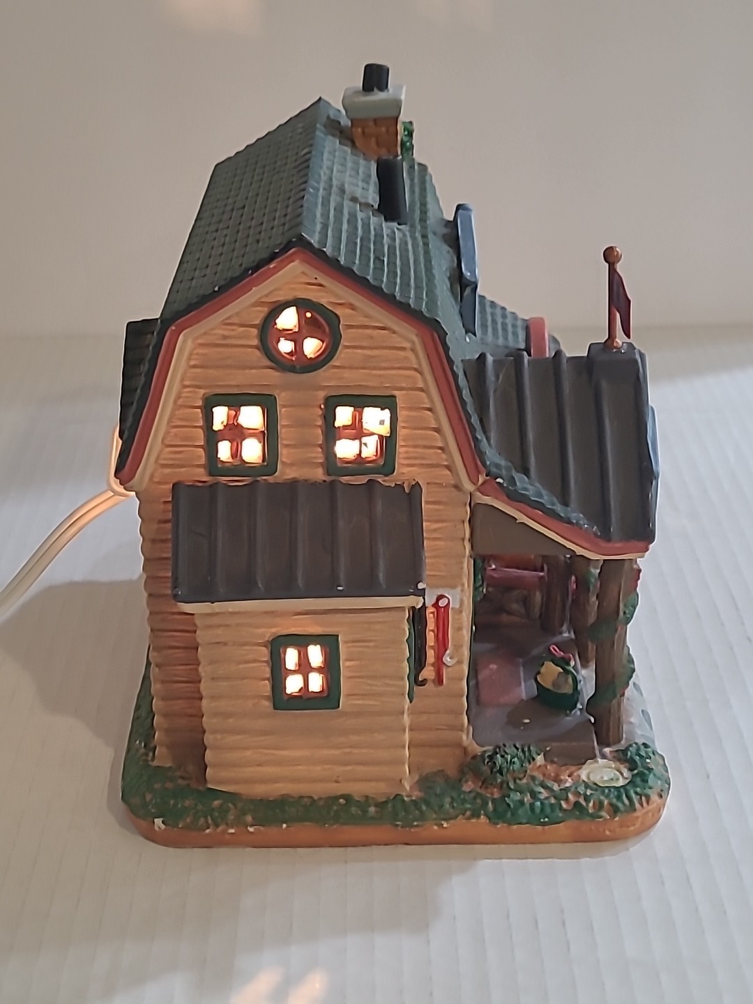 Lemax #35591 Happy Tails Pet Adoption Center Sears Exclusive Lighted.