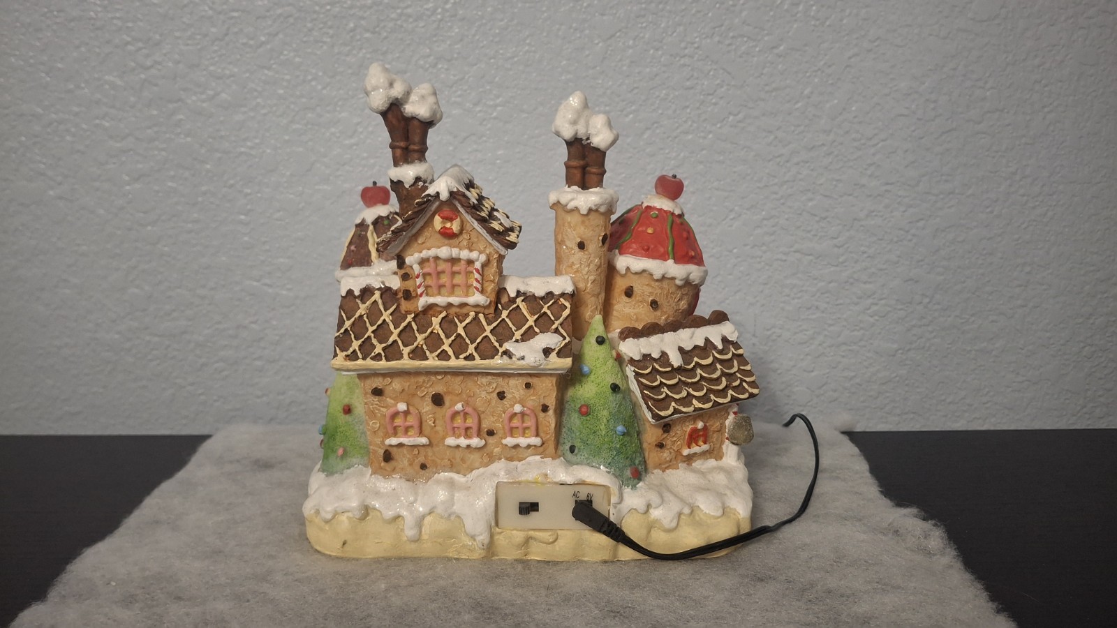 RARE Animated Candy Factory Gum Drop Ginger Bread House Store Christmas Village