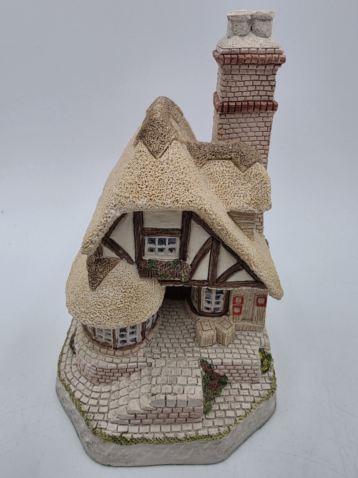David Winter Cottages Audreys Tea Room Signed With Original Box No COA