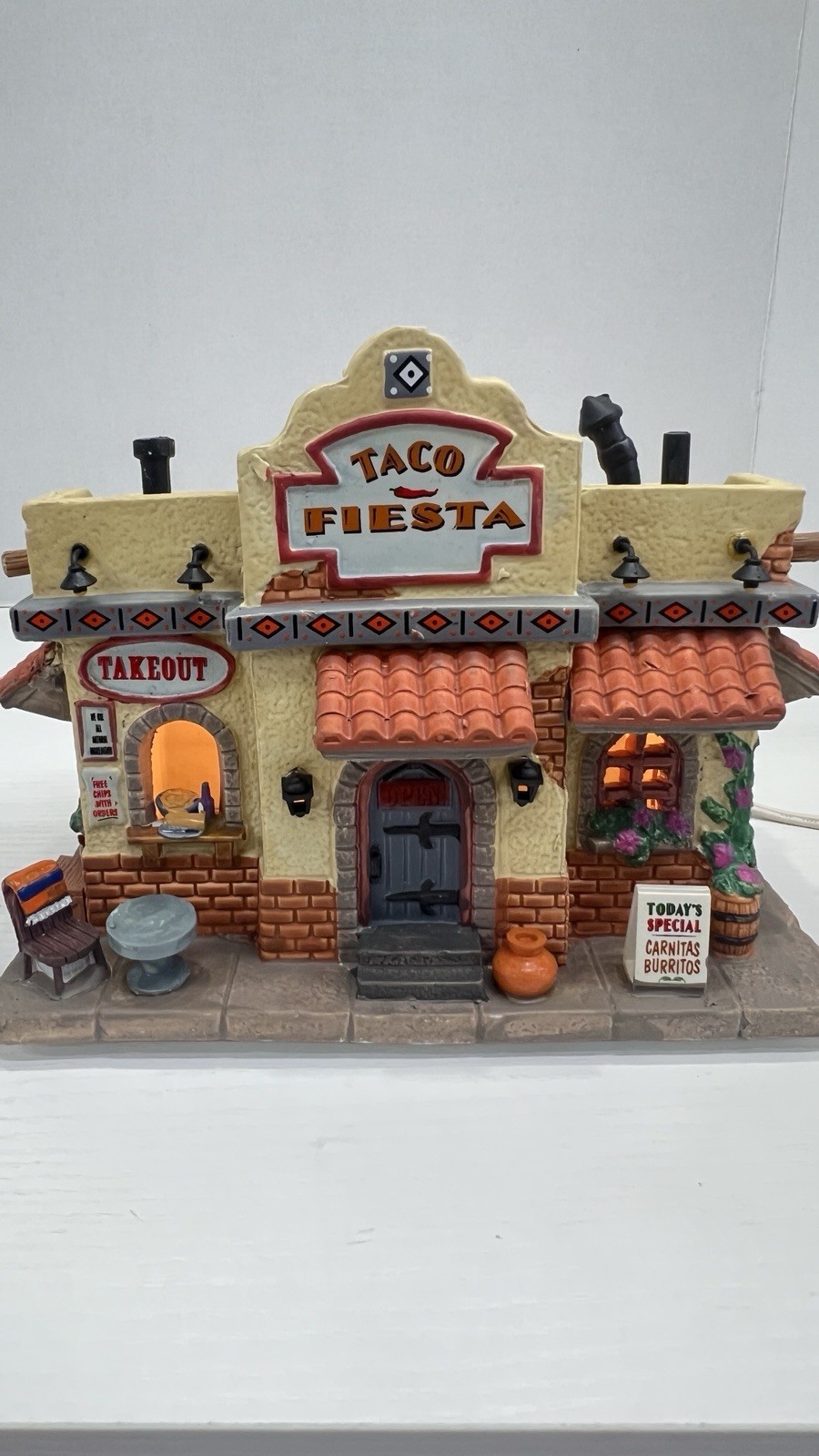 Lemax Holidays And Seasons Taco Shop “Taco Fiesta” 35577 Retired RARE And NEW !