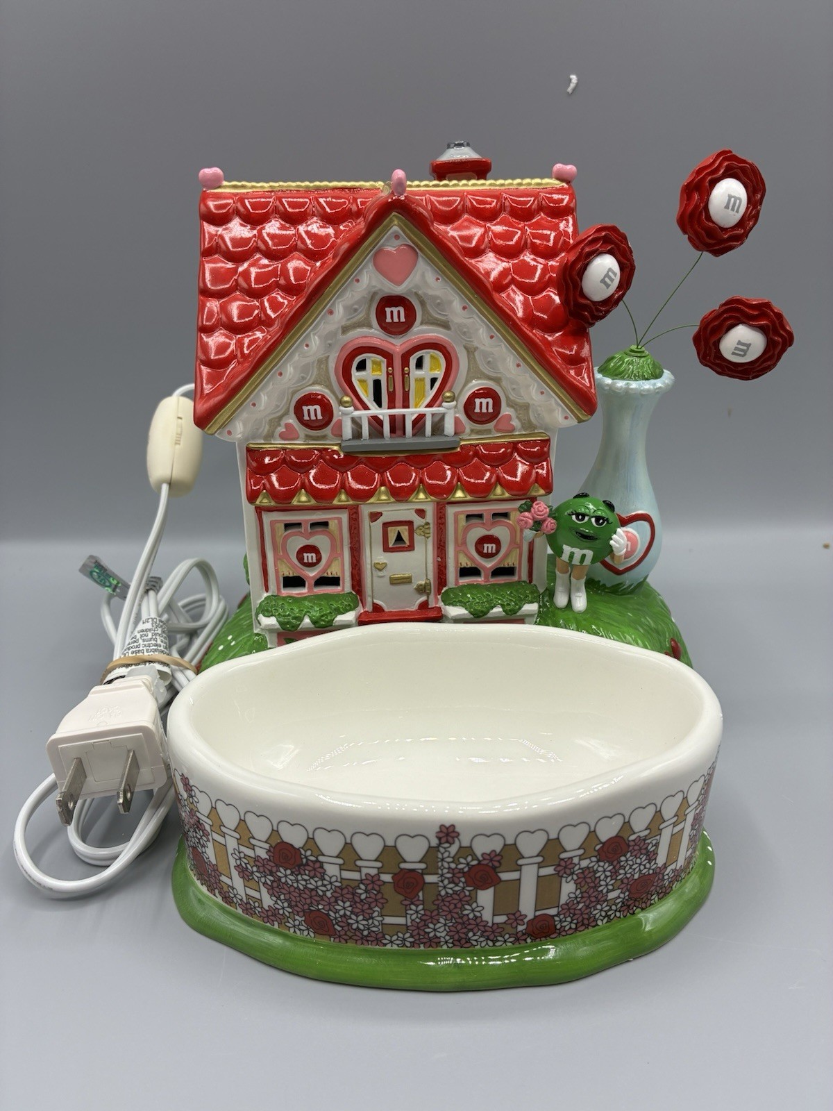 Department 56 M&Ms Be Mine Valentine’s House Lighted Ceramic Candy Dish 2004