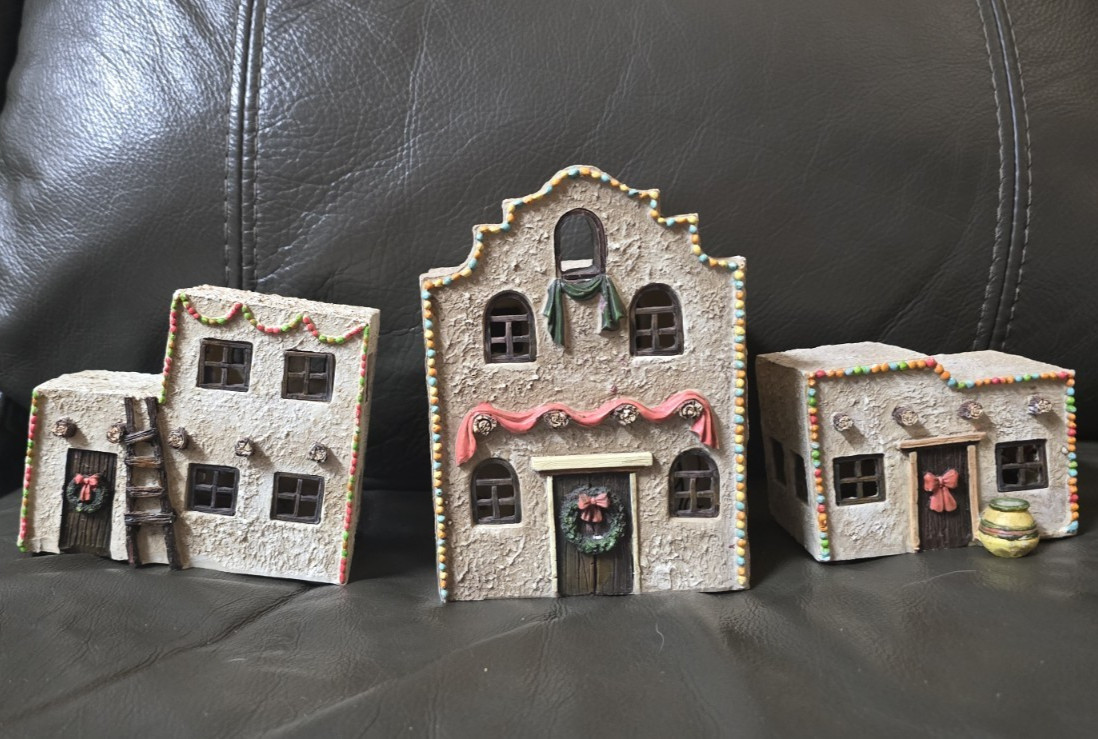 WMG 2005 Adobe Southwestern Lighted Christmas Village House Set Battery Operated