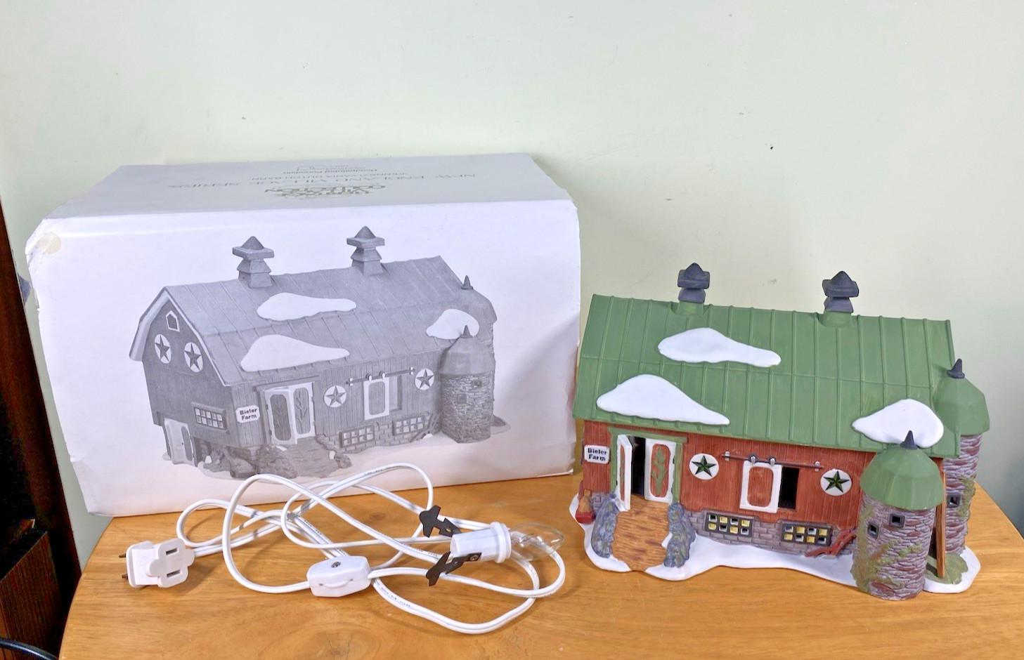 Department Dept 56 New England Village Pennsylvania Dutch Barn Hand-Painted 1993