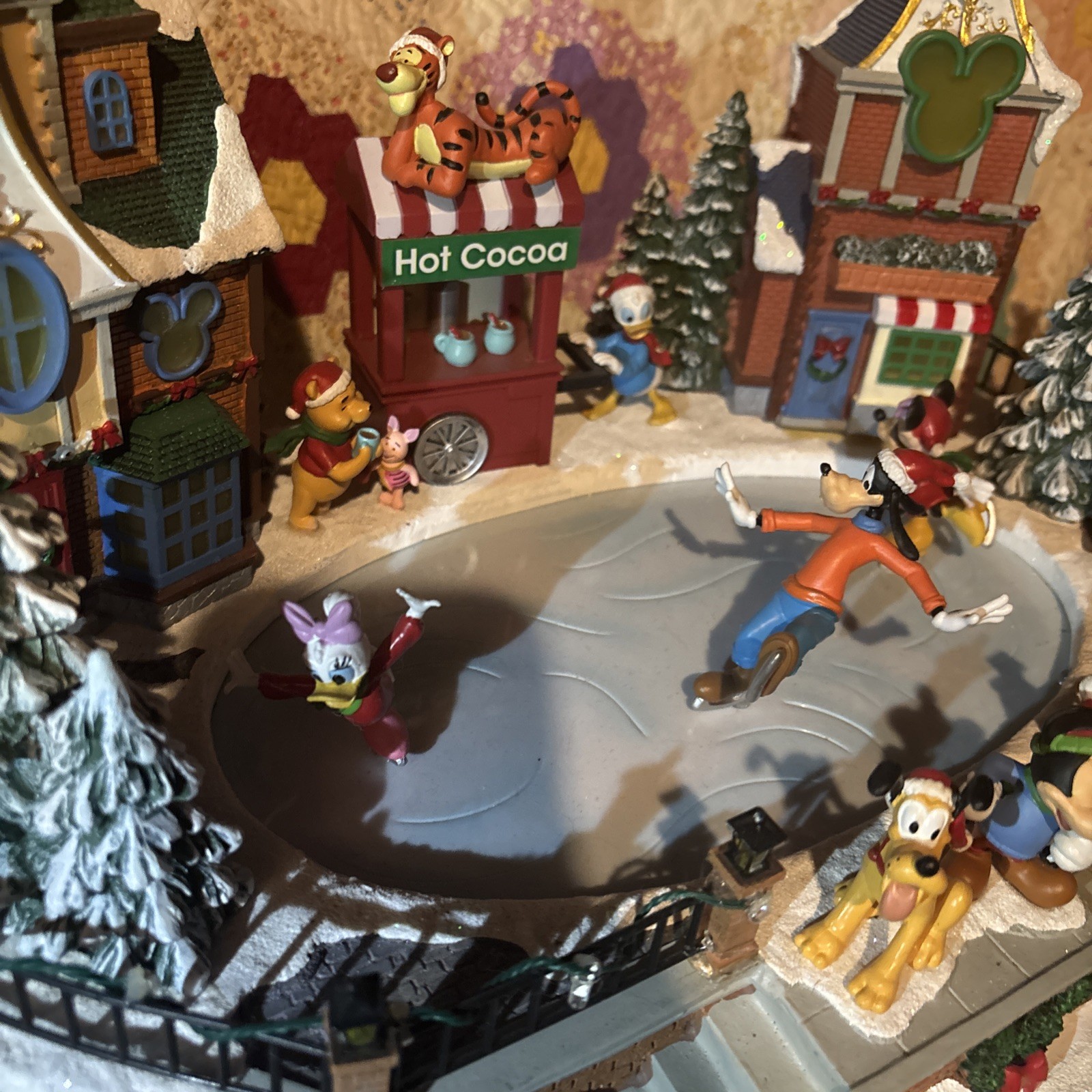 Disney On Ice- Christmas Village Piece. Excellent Piece . (No Original Box)