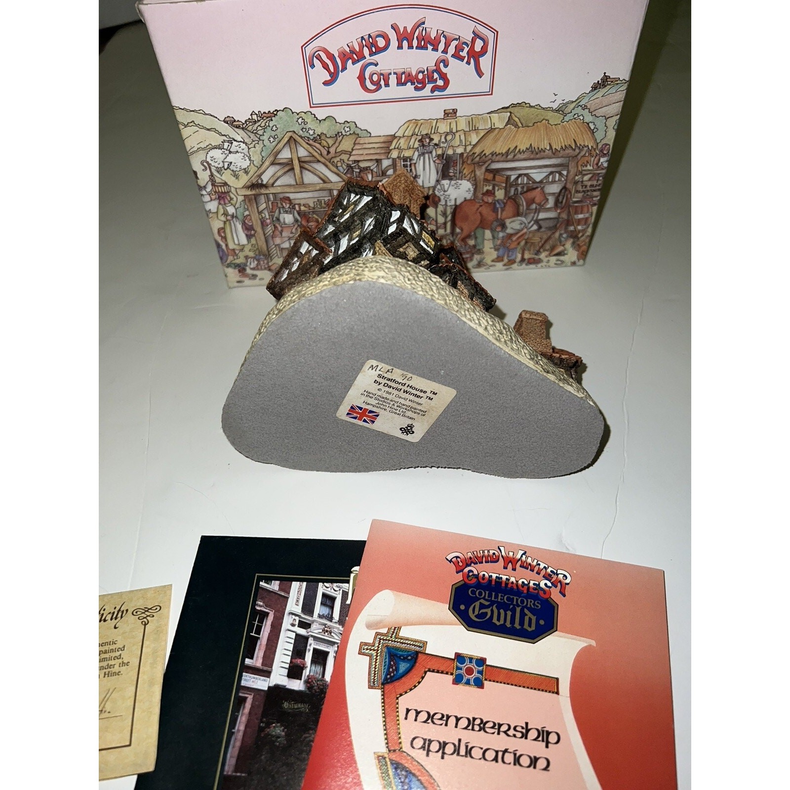 Vintage 1981 by David Winter STRATFORD HOUSE Cottage Figurine,original BOXED