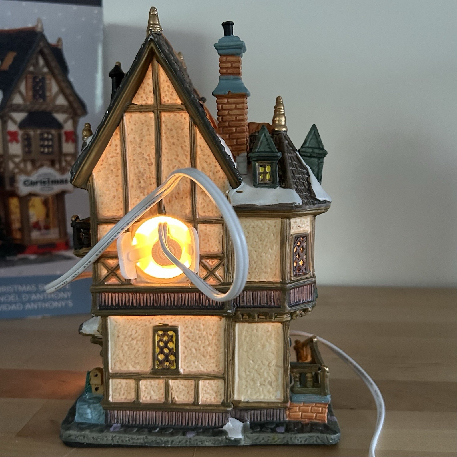 Lemax Anthony’s Christmas Shoppe Carole Towne Lighted Victorian Village 2014