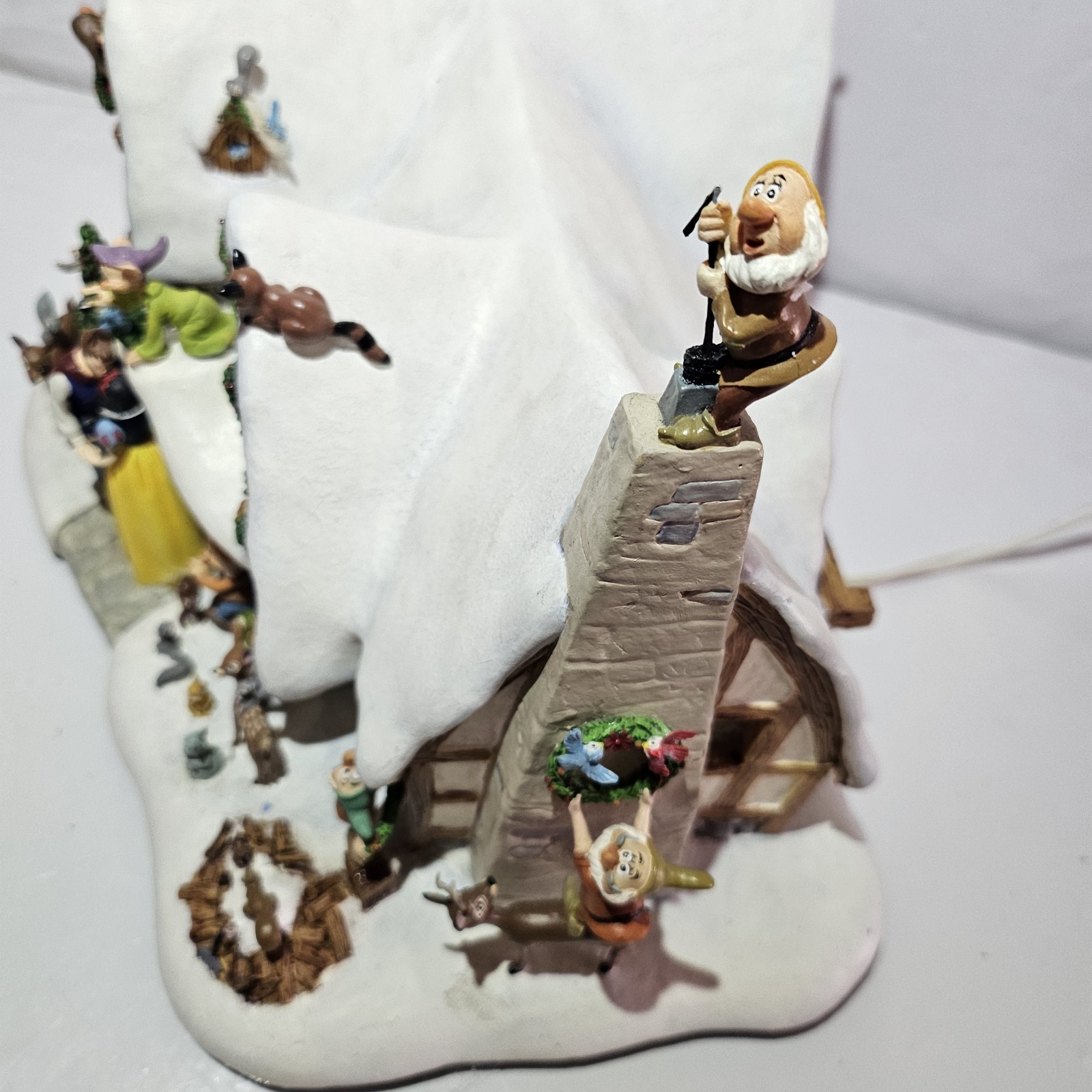 Disney Snow White Seven Dwarfs Cottage Lighted Ceramic Christmas Village