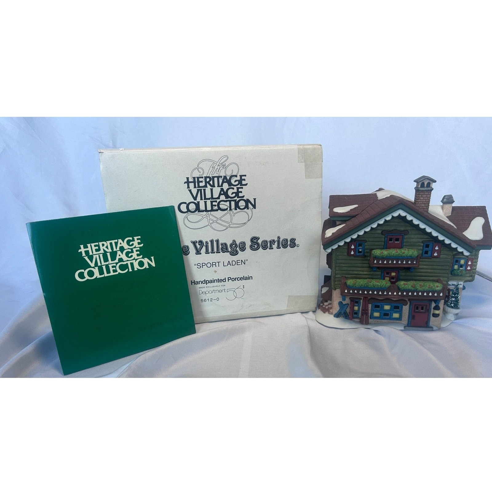 Dept 56 Sport Laden Sports Shop5612-0 Original box and light ’93 Alpine Village