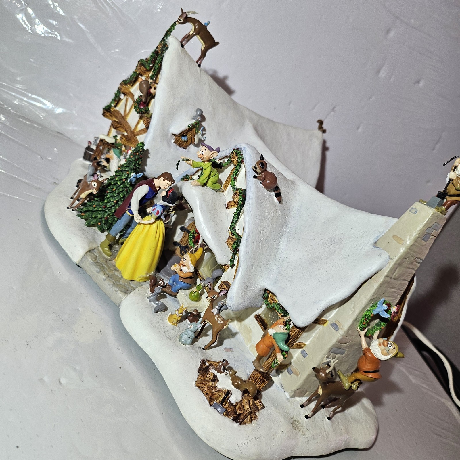 Disney Snow White Seven Dwarfs Cottage Lighted Ceramic Christmas Village
