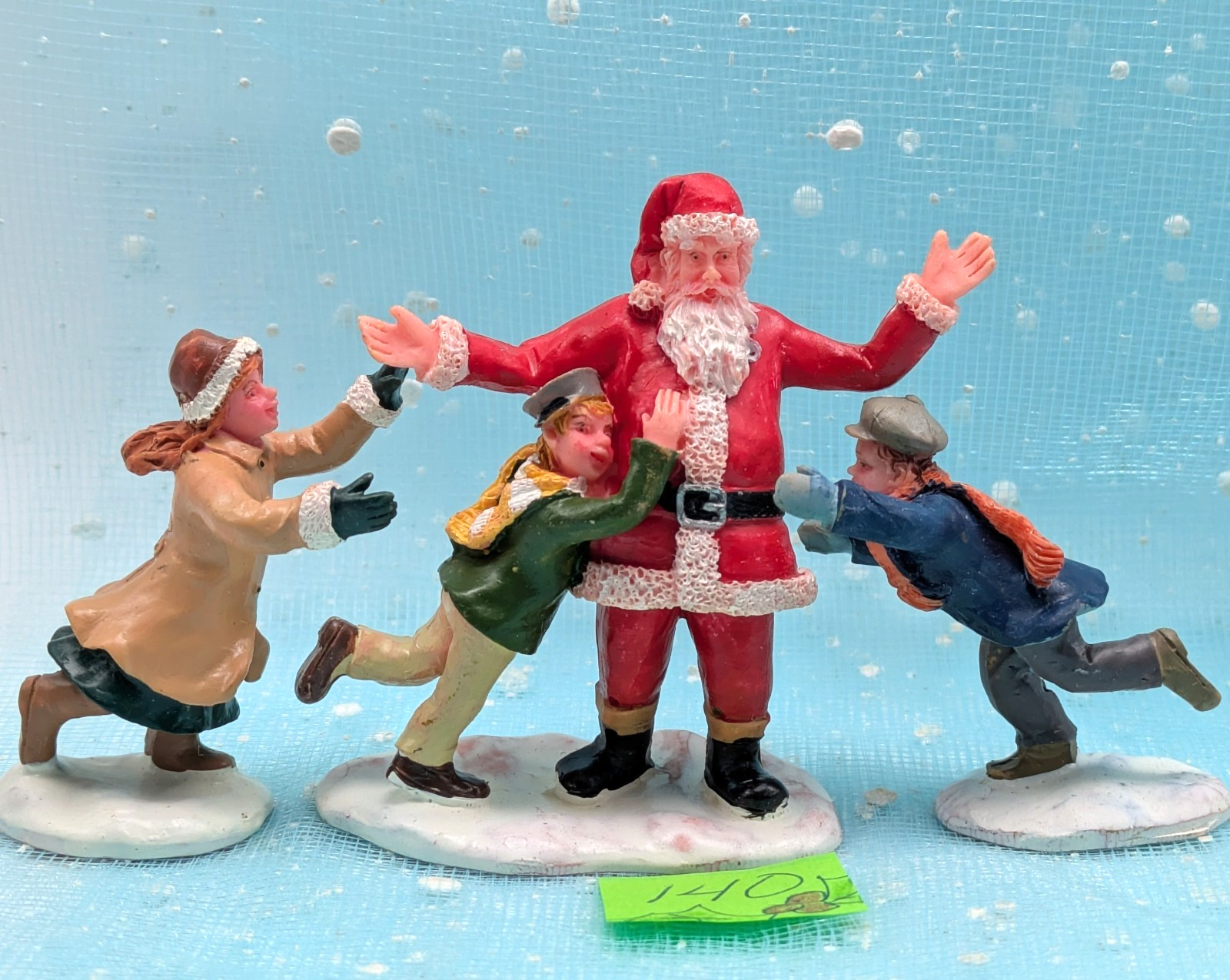 Lemax Children hugging Santa Father Christmas 3 pcs Village Figurines INV140