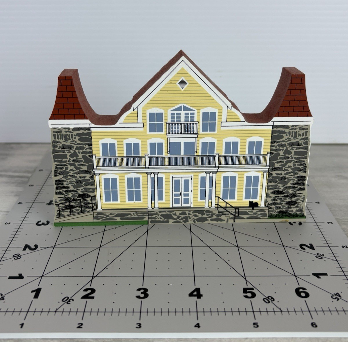 The Cat’s Meow Village 2005 Collectors Club Clara Barton House Historic Site