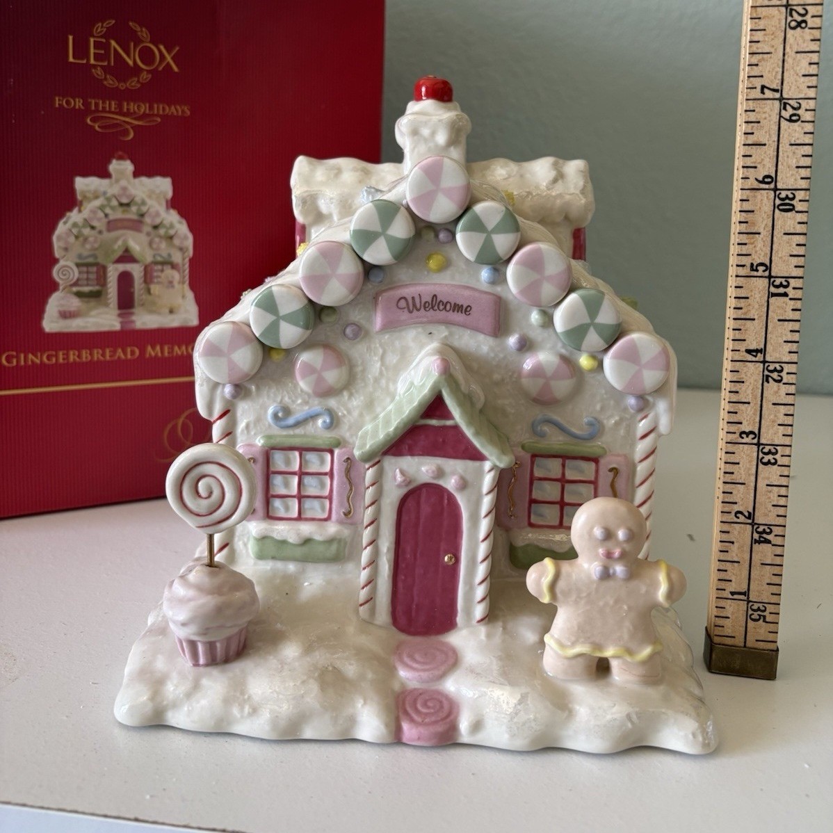 Lenox Gingerbread Memories Ceramic & Porcelain Christmas House Boxed