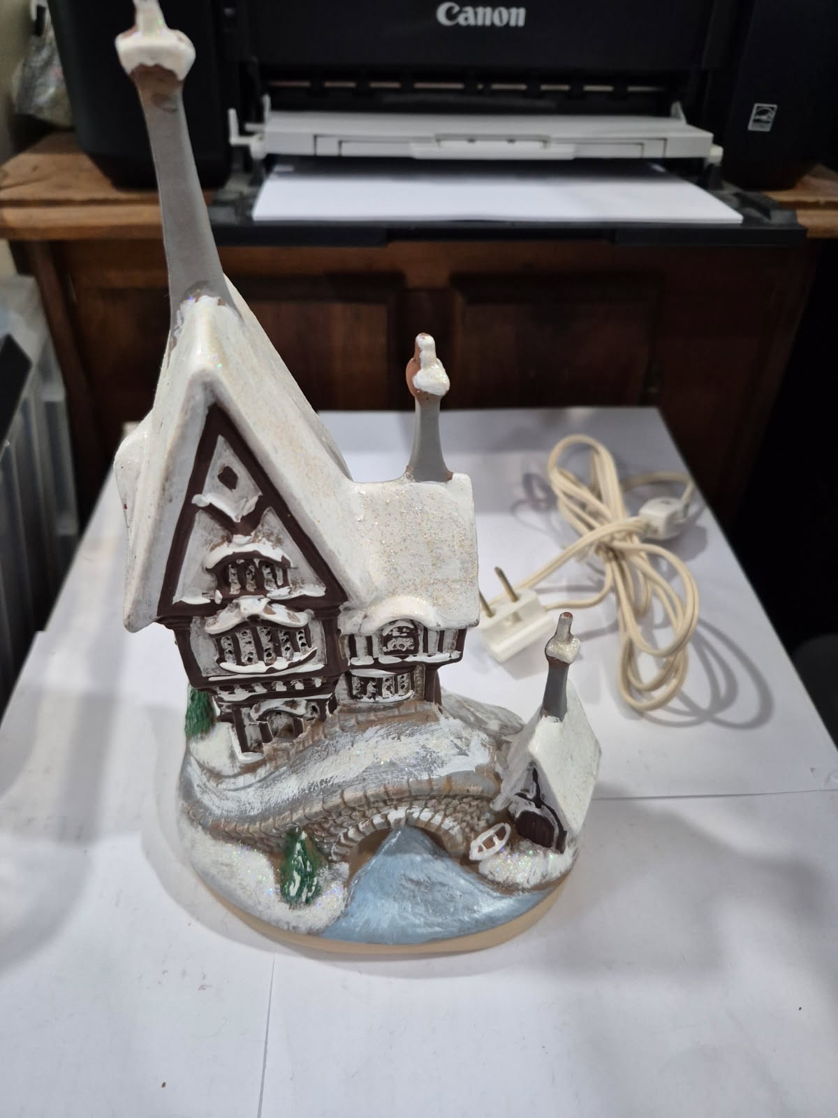 Vintage Winter Village Cottage Porcelain Christmas House Lighted 10 x 6″ B16