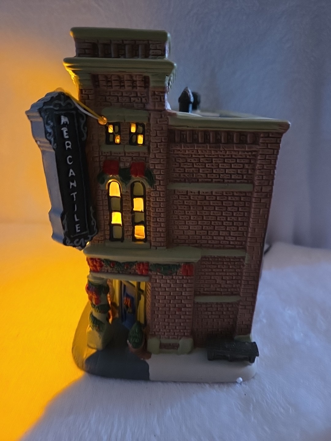 The Pioneer Woman, Holiday 2019 Mercantile, Christmas Village , Lighted !