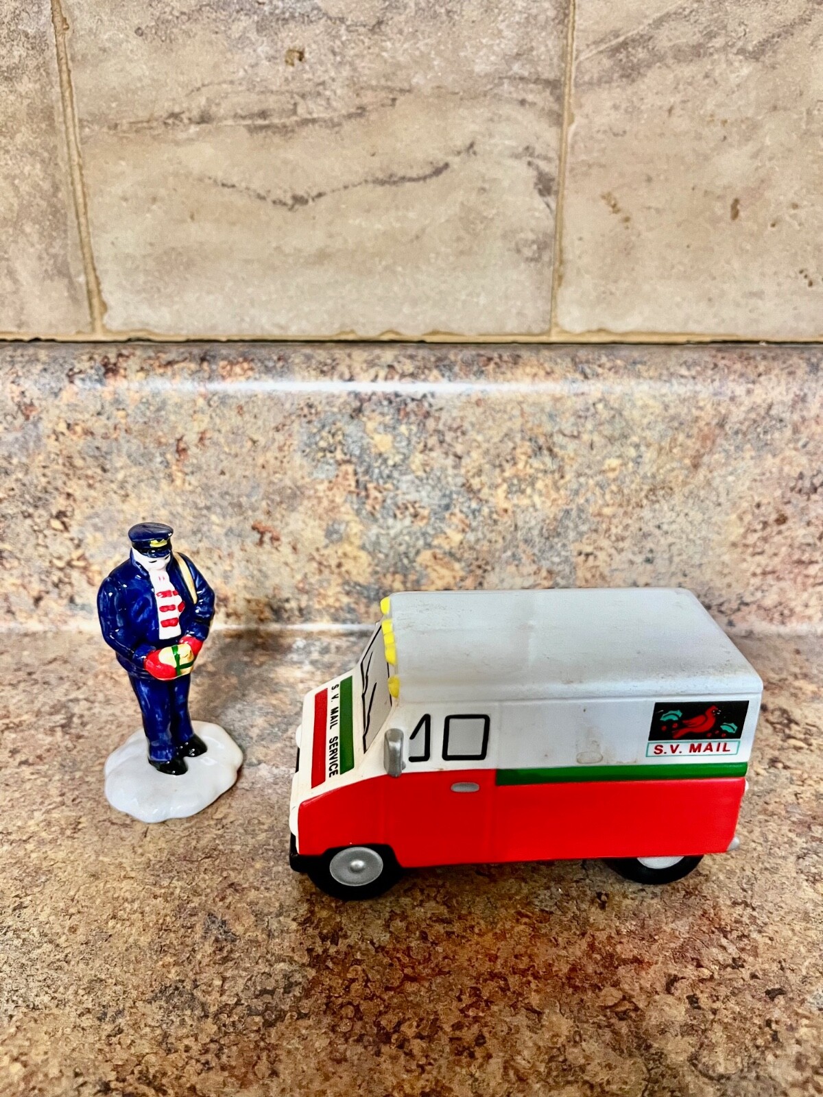DEPARTMENT 56 SPECIAL DELIVERY 56.51977