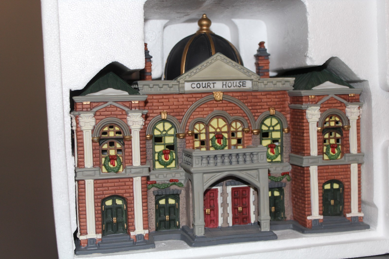 1998 Dickens Collectables Classic Series Porcelain Court House Christmas Village