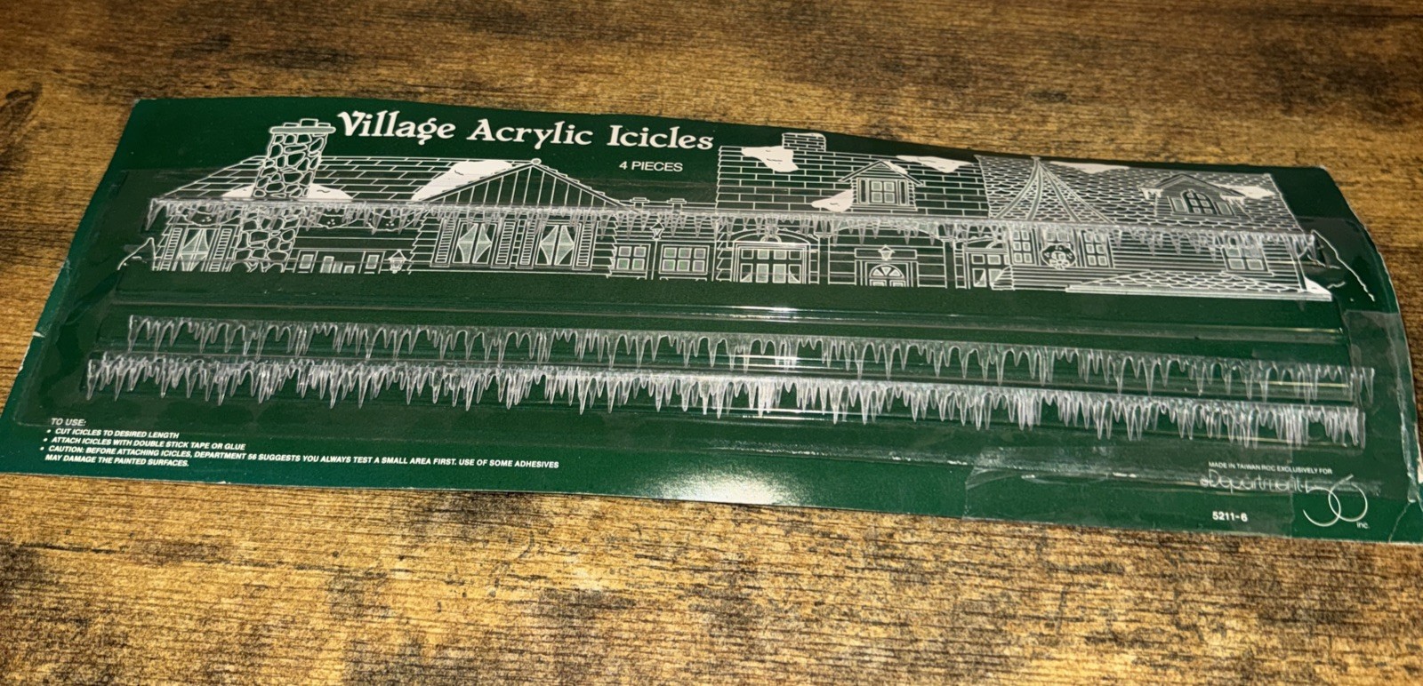 Dept 56 Village Acrylic Icicles #52116 18” Set of 3 Unused in package opened