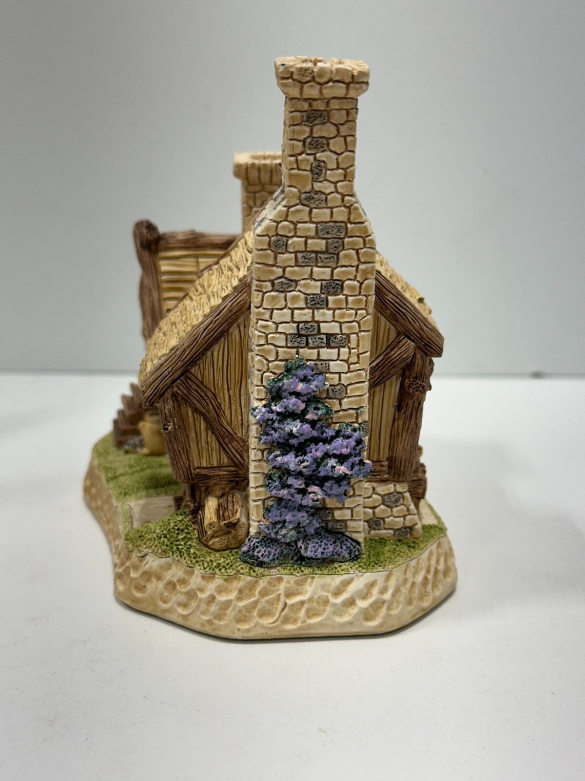David Winter cottages The Charcoal Burner’s d1026 1998 member only collectible