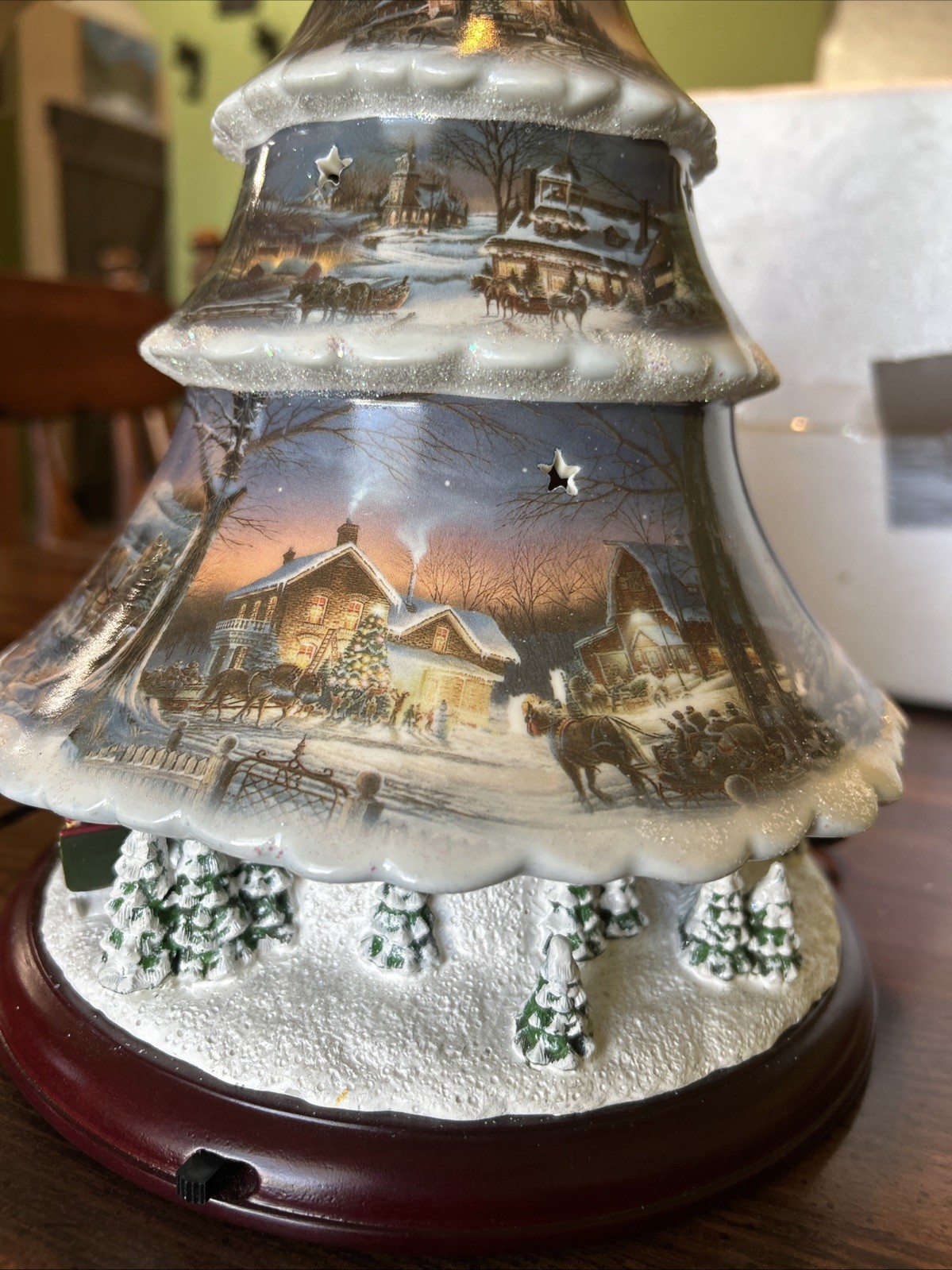 Bradford Terry Redlin’s “Holiday Retreat” Heriloom Porcelain Illuminated Tree