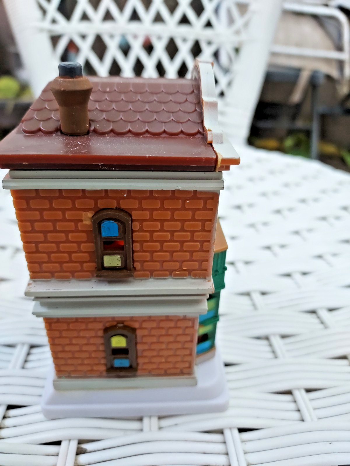 Cobblestone Corners Toy Store Christmas Village Building Plastic Decoration 2021