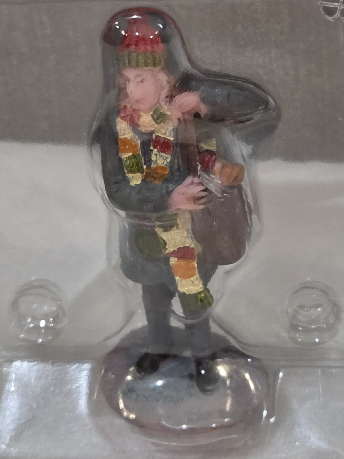 Lemax Knitter #12917 Christmas Village Coventry Cove