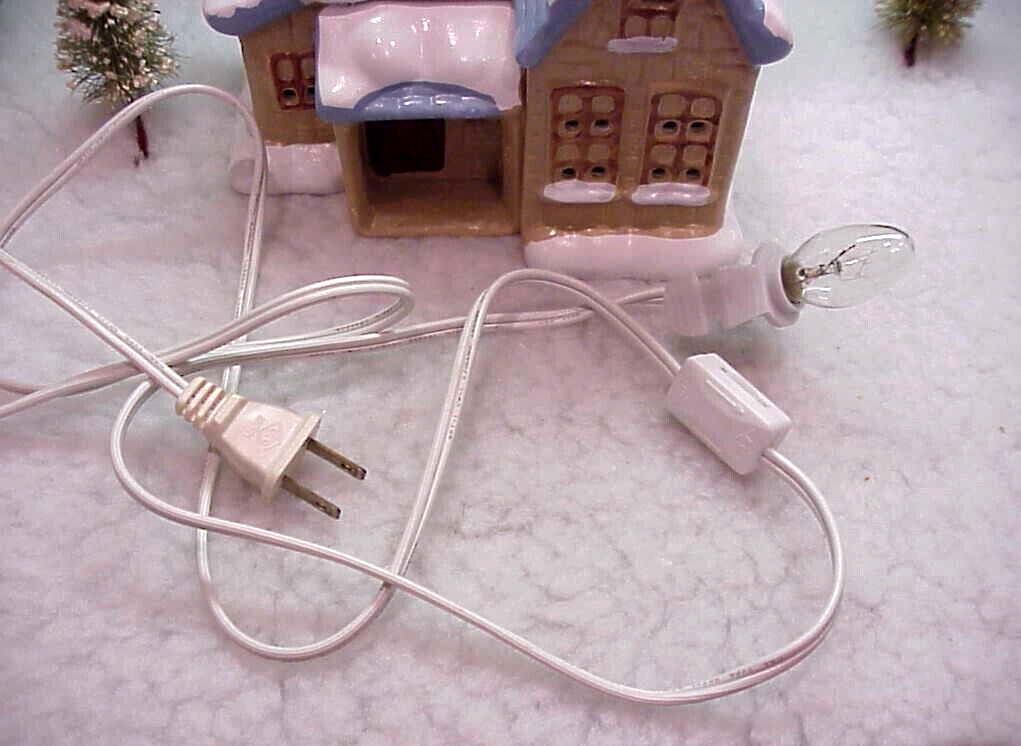 Vintage House of Lloyd Country Cottage Lighted House Snow Draped Roof Marked