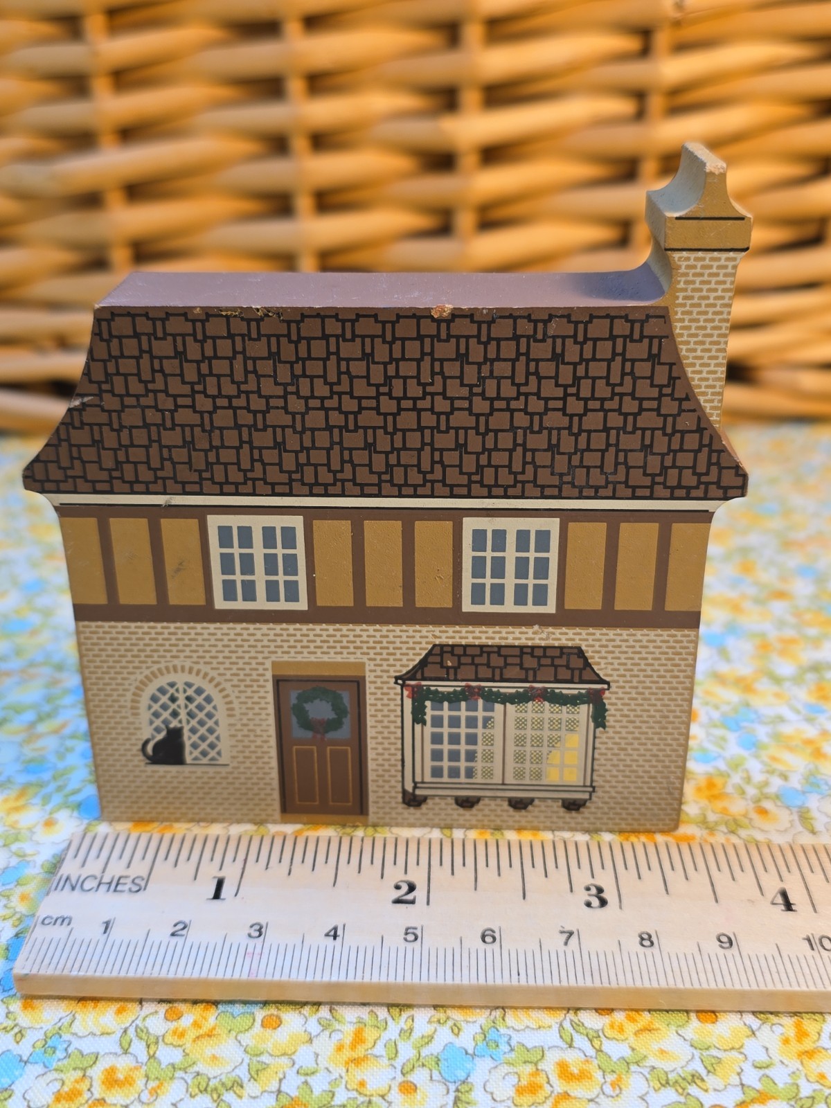 The Cat’s Meow #9983 Dickens Christmas Carol Cratchit’s House 1998 Shelf Sitter