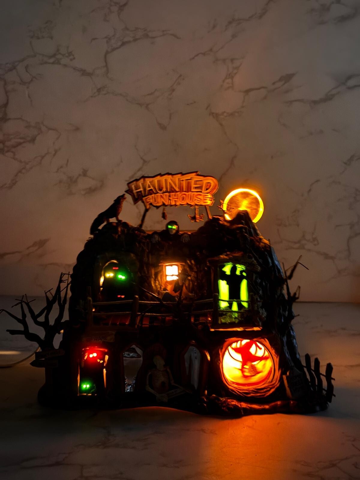 Department 56 Snow Village Halloween Haunted Fun House #56.55094 Retired 2001